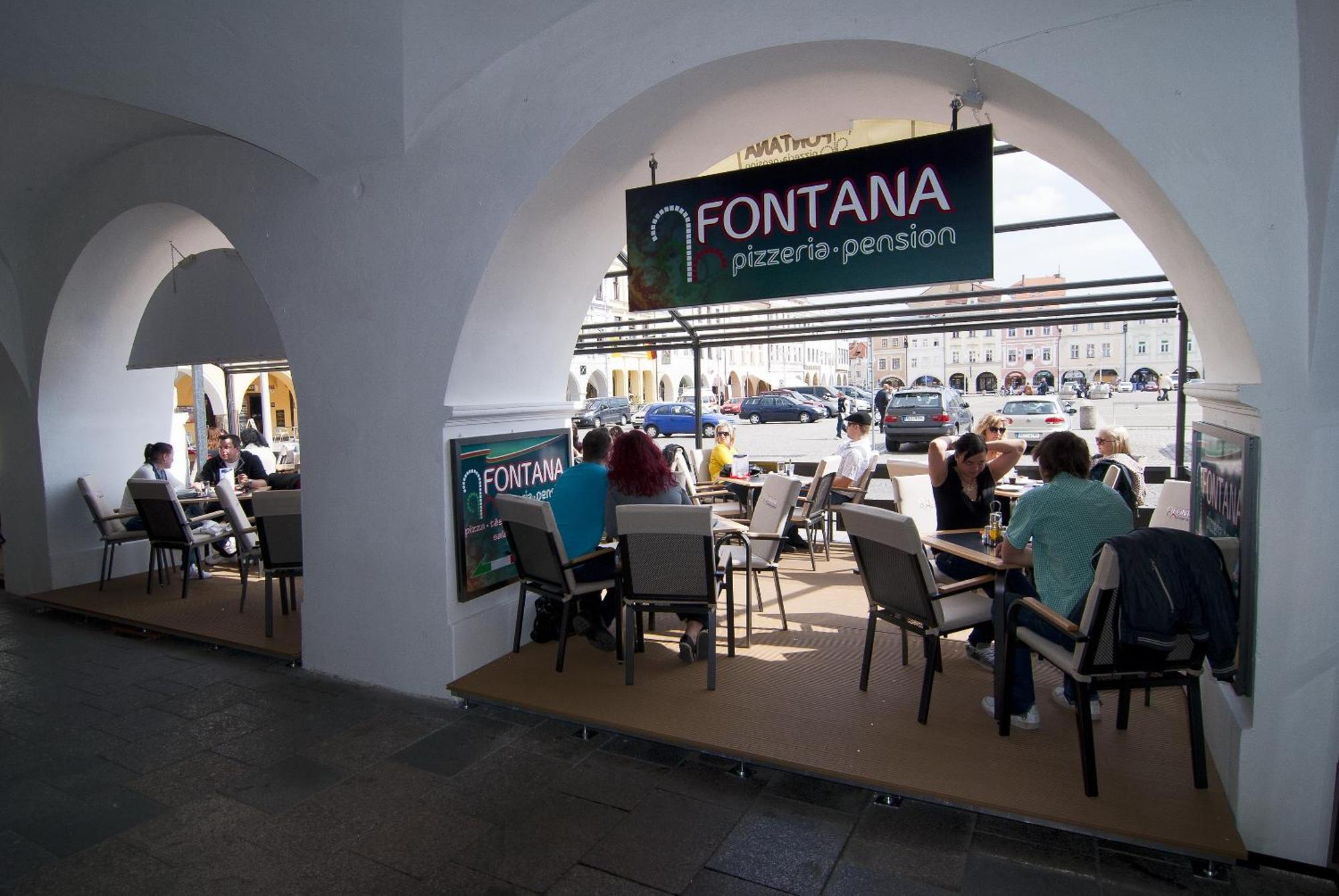 Fontana Pizzeria - Pension Чешка Будьовица Екстериор снимка